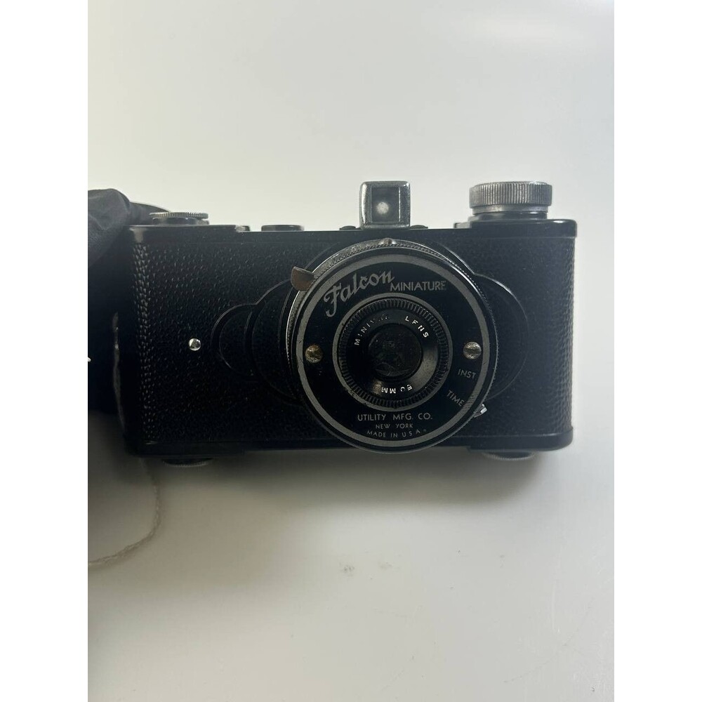 AS IS And UNTESTED: Falcon Miniature Bakelite Camera
